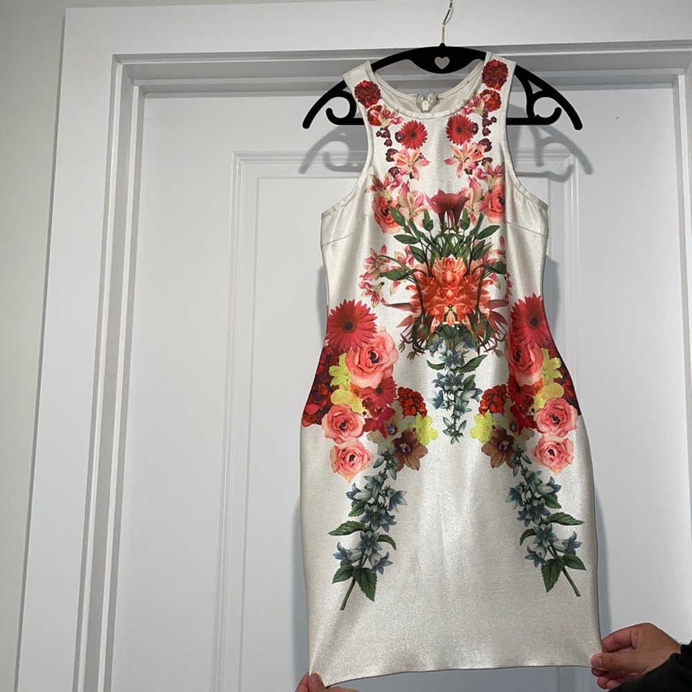 White floral bodycon dress